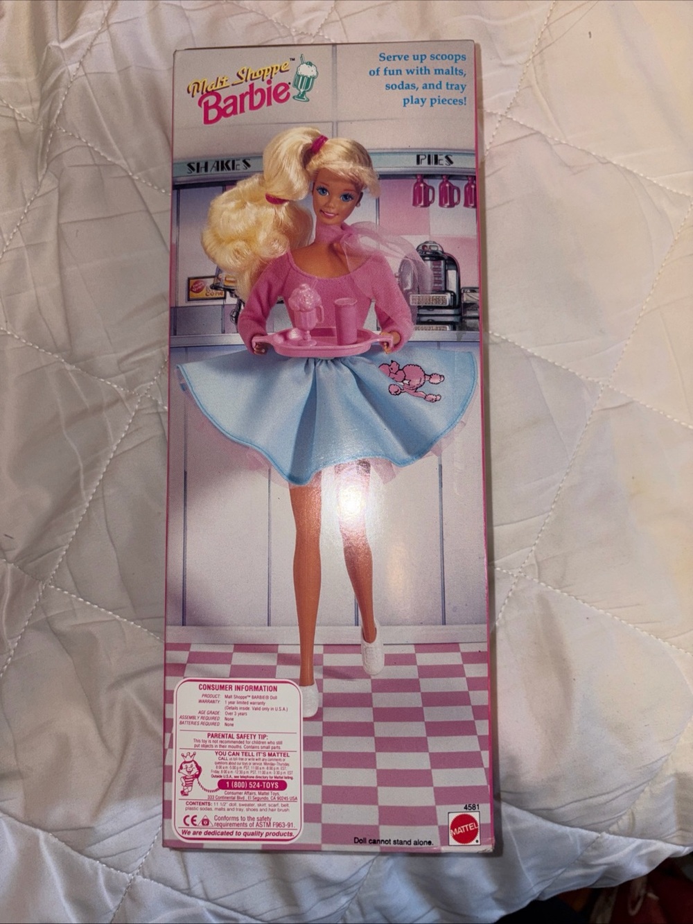 Mattel Malt Shoppe Barbie - Picture 2 of 3